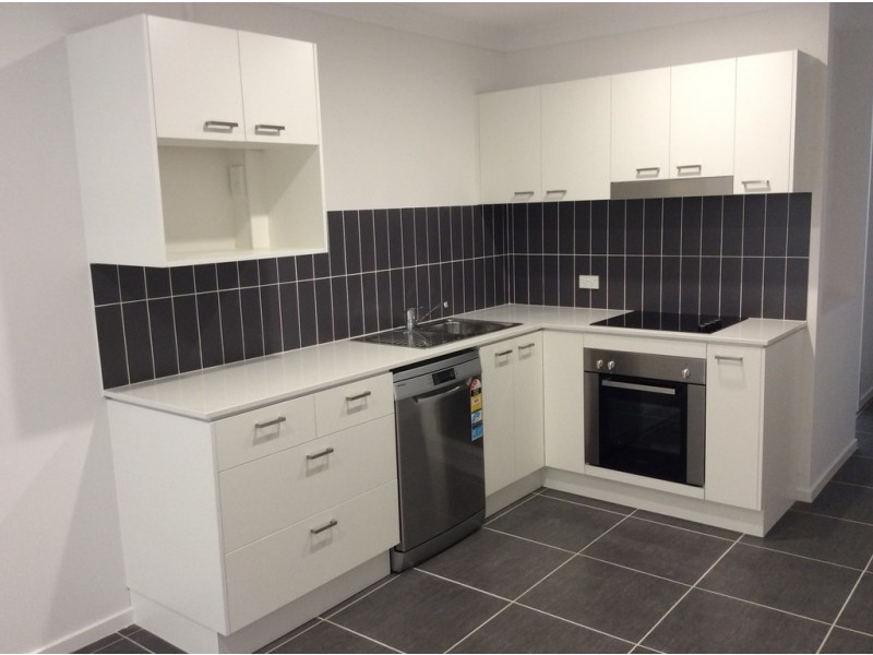 4/10 Bishop Street, Eagleby QLD 4207