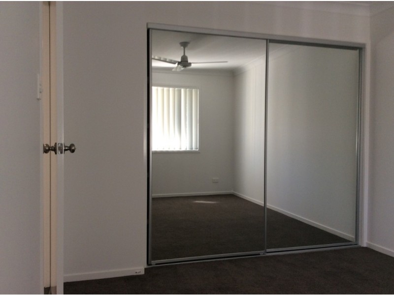 4/10 Bishop Street, Eagleby QLD 4207