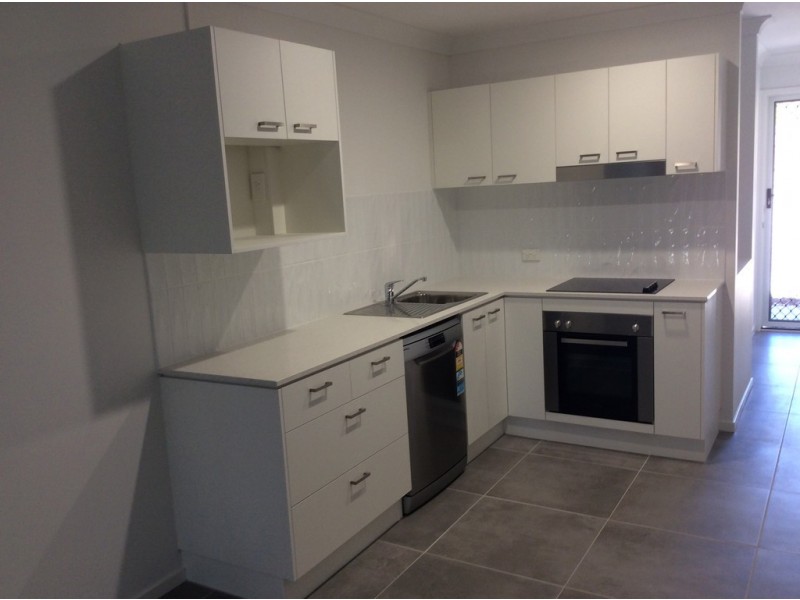 4/10 Bishop Street, Eagleby QLD 4207