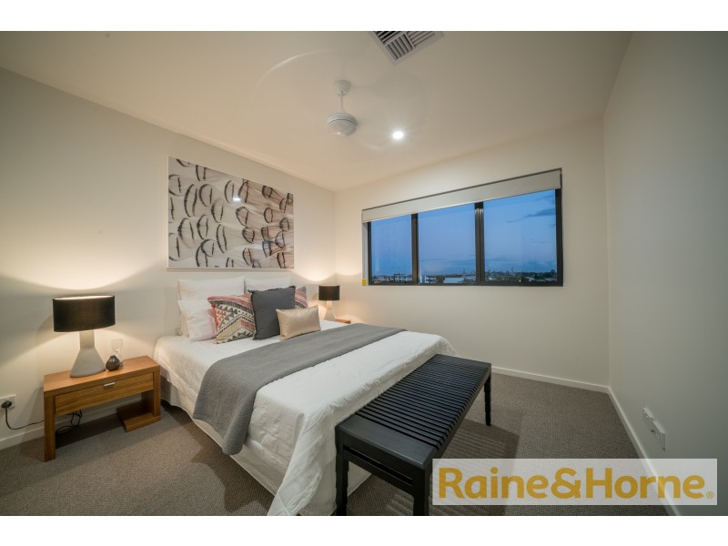 65 Hilltop Ave, Chermside QLD 4032