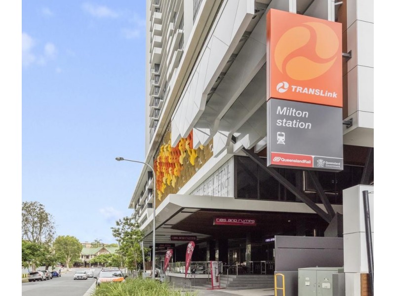 22 Railway Tce, Milton QLD 4064