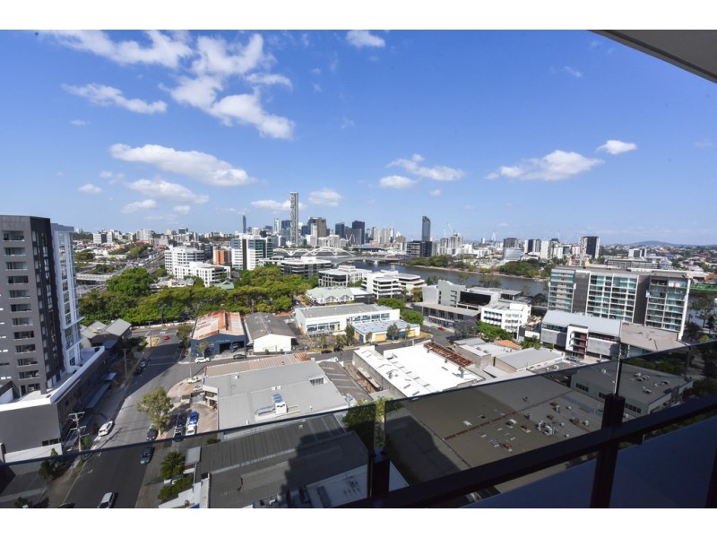 22 Railway Tce, Milton QLD 4064