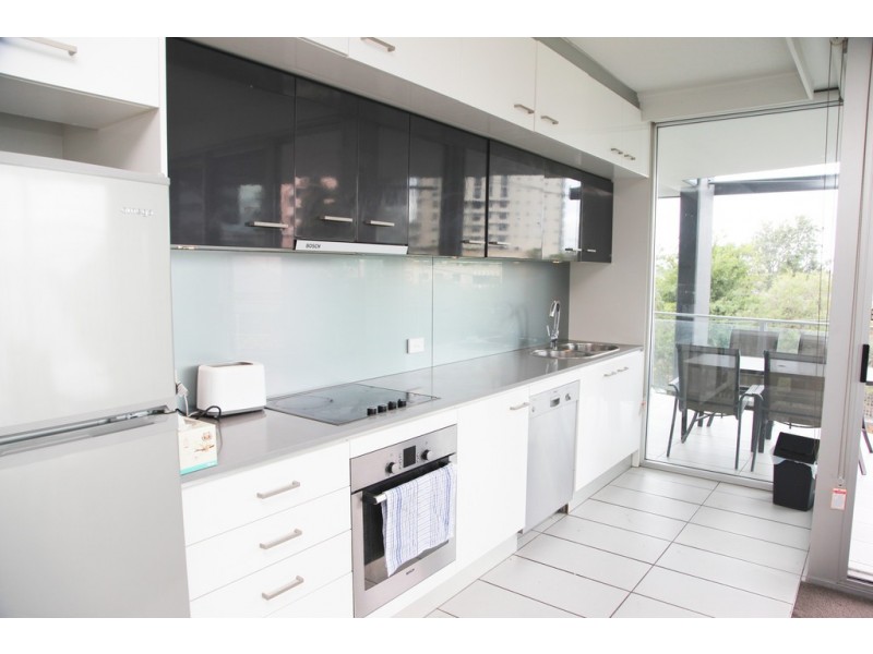 43 89 LAMBERT STREET, Kangaroo Point QLD 4169