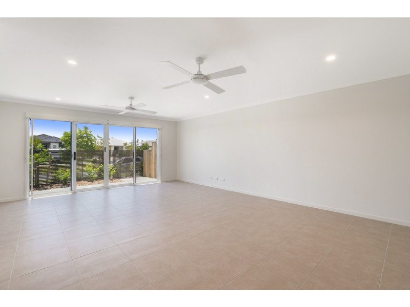 107/370 Gainsborough Drive, Pimpama QLD 4209