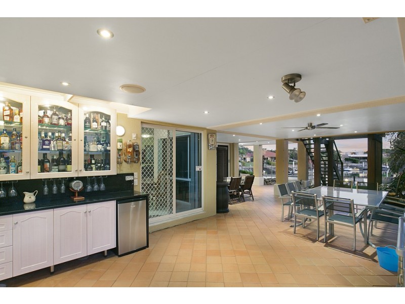 6 Martingale Court, Raby Bay QLD 4163