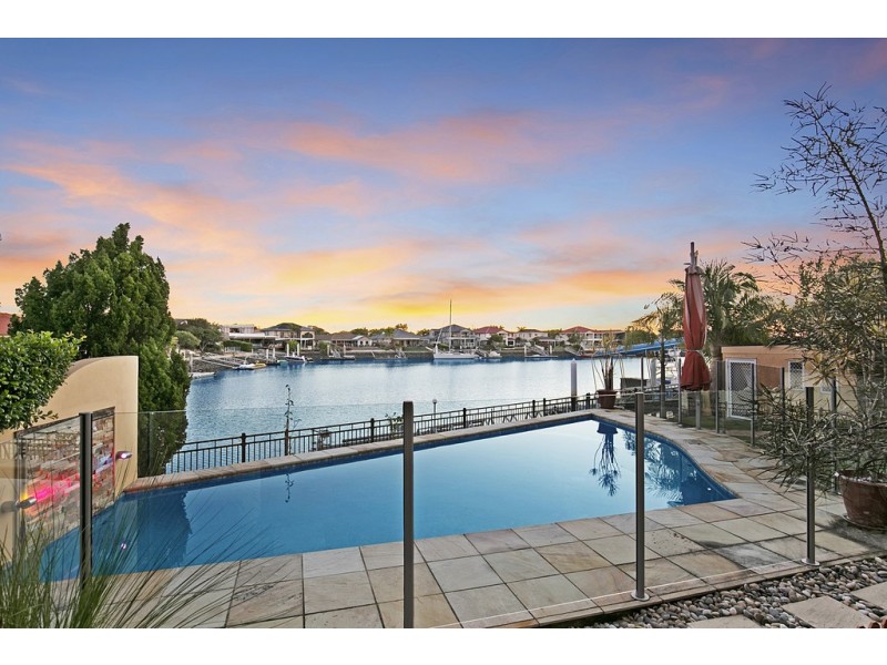 6 Martingale Court, Raby Bay QLD 4163