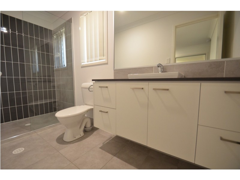 28 Claussen St, Browns Plains QLD 4118