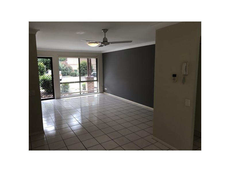 36 18 BATCHWORTH ROAD, Molendinar QLD 4214