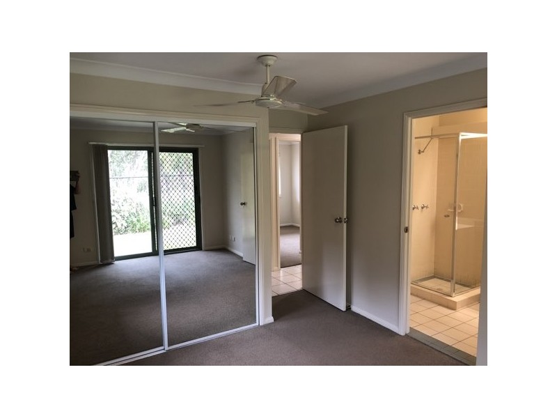 36 18 BATCHWORTH ROAD, Molendinar QLD 4214