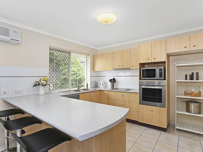 2/21 Tripcony Place, Wakerley QLD 4154