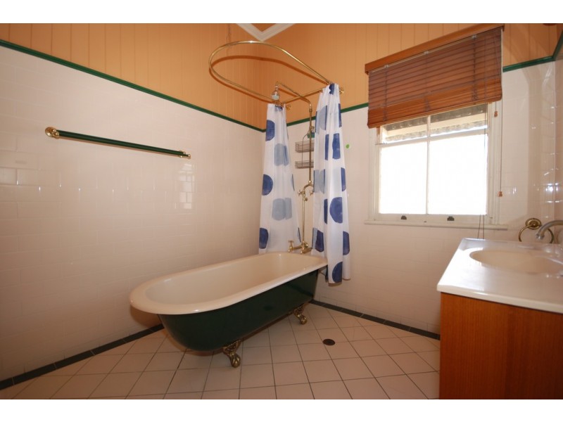 31 Price Street, Oxley QLD 4075