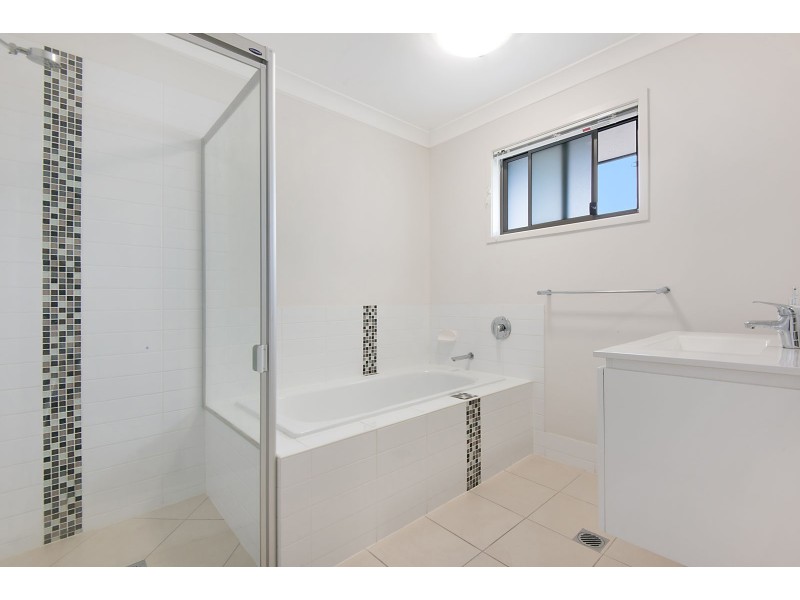 2/86 CARSELGROVE AVENUE, Fitzgibbon QLD 4018