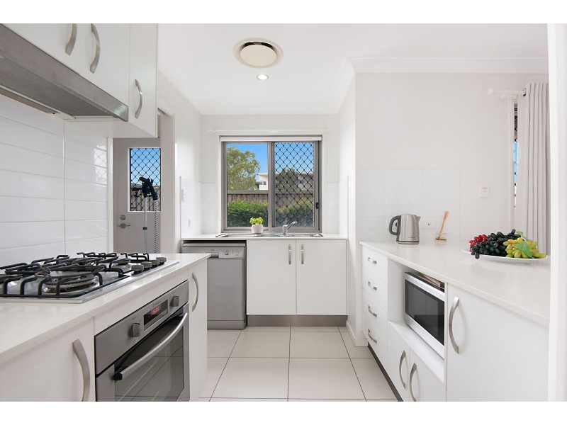 2/86 CARSELGROVE AVENUE, Fitzgibbon QLD 4018