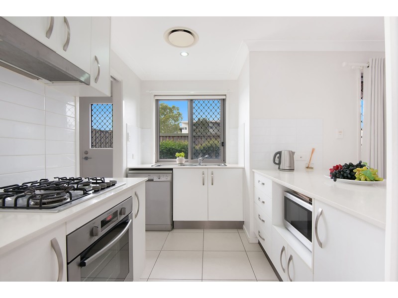 2/86 CARSELGROVE AVENUE, Fitzgibbon QLD 4018