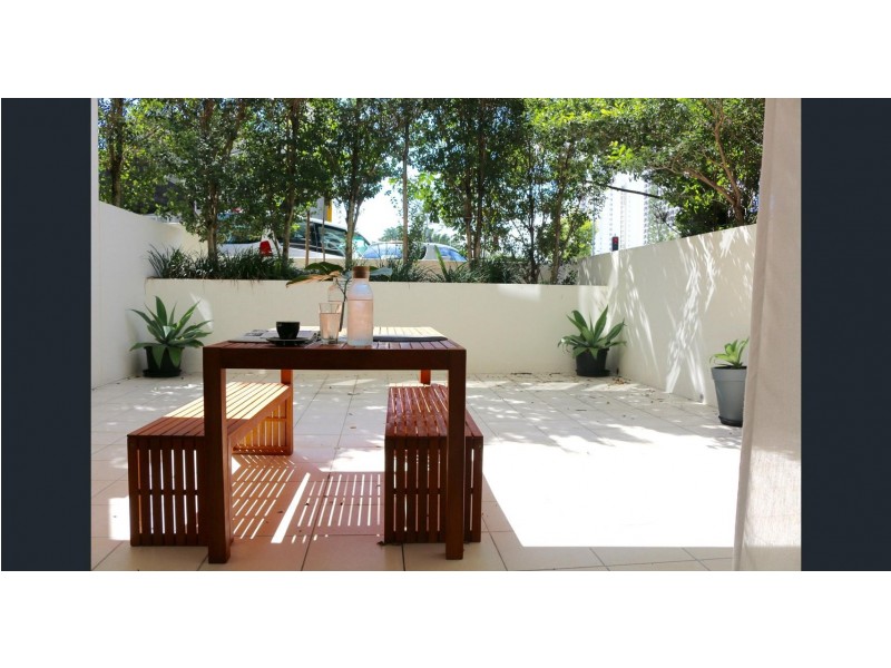 21 CYPRESS AVENUE, Surfers Paradise QLD 4217