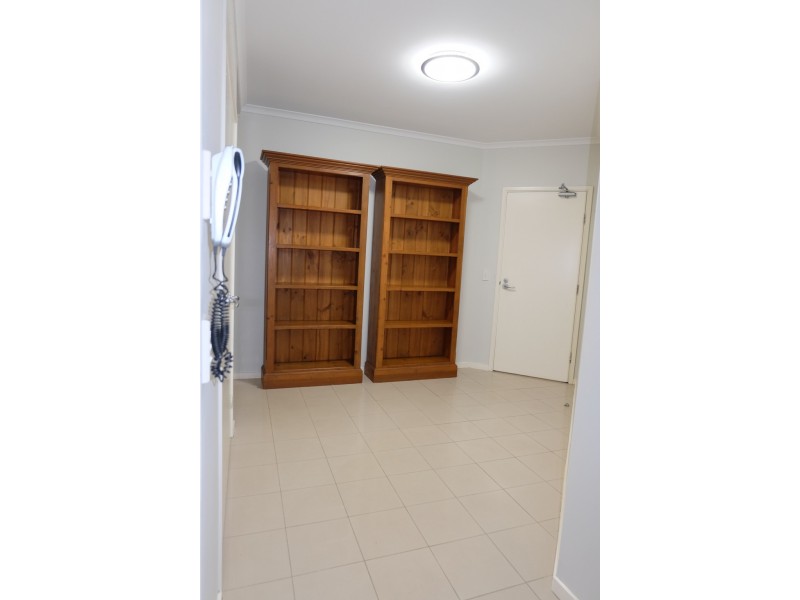 21 CYPRESS AVENUE, Surfers Paradise QLD 4217