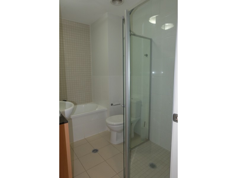 21 CYPRESS AVENUE, Surfers Paradise QLD 4217