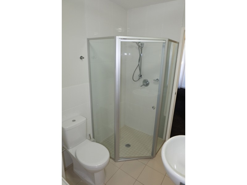 21 CYPRESS AVENUE, Surfers Paradise QLD 4217