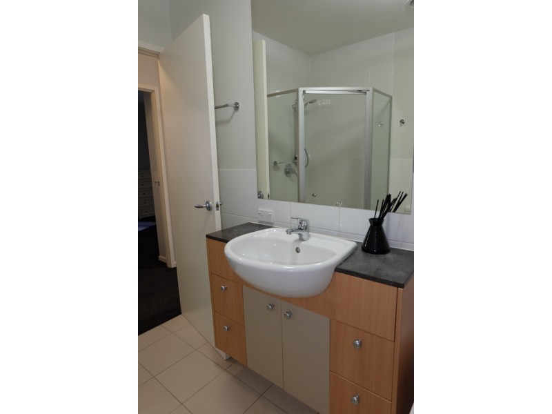 21 CYPRESS AVENUE, Surfers Paradise QLD 4217