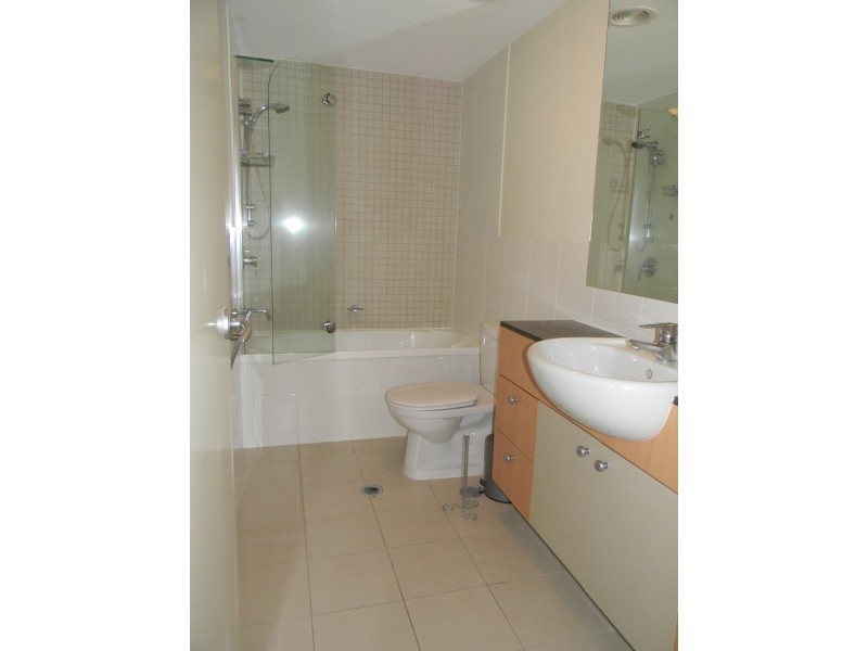 21 CYPRESS AVENUE, Surfers Paradise QLD 4217