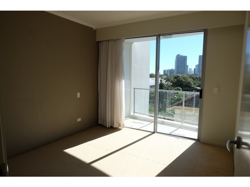 21 CYPRESS AVENUE, Surfers Paradise QLD 4217