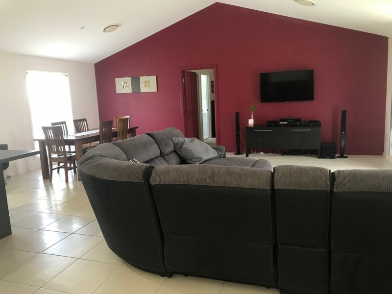 33 BRADLEY COURT, Greenbank QLD 4124