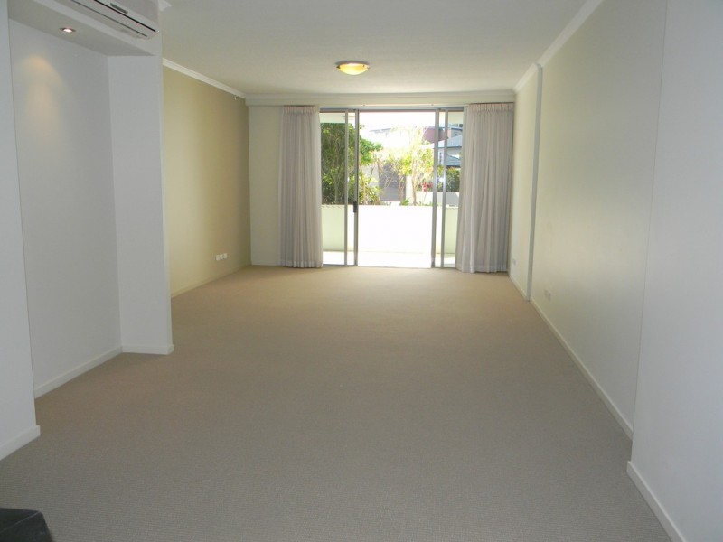 21 CYPRESS AVENUE, Surfers Paradise QLD 4217