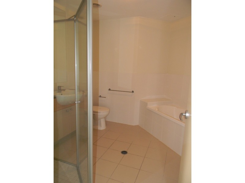 21 CYPRESS AVENUE, Surfers Paradise QLD 4217