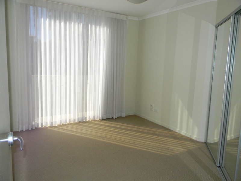 21 CYPRESS AVENUE, Surfers Paradise QLD 4217