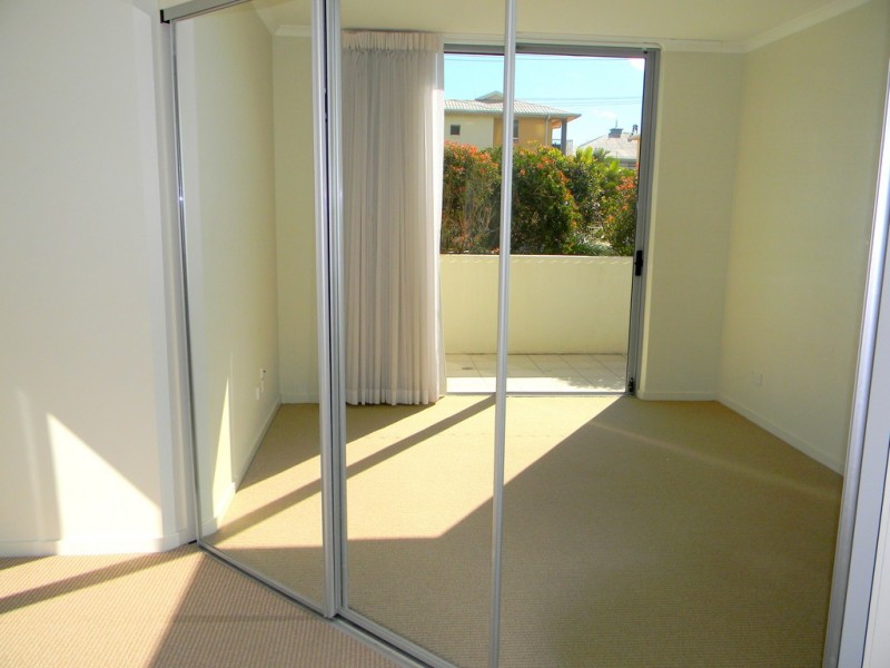 21 CYPRESS AVENUE, Surfers Paradise QLD 4217