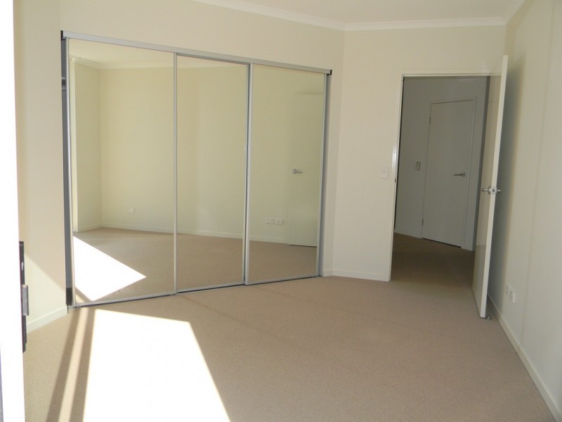 21 CYPRESS AVENUE, Surfers Paradise QLD 4217
