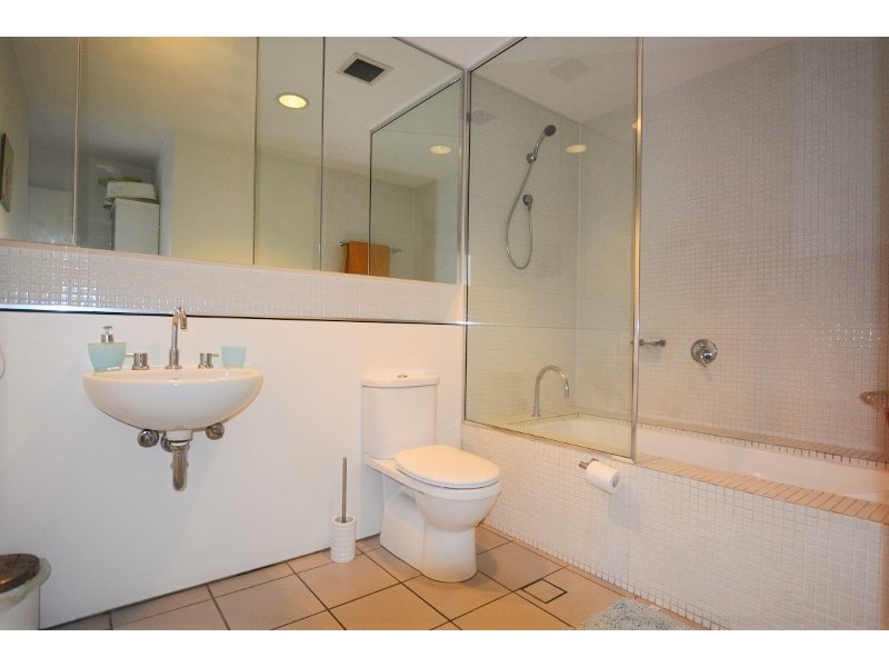 B15/38 Skyring Tce, Teneriffe QLD 4005