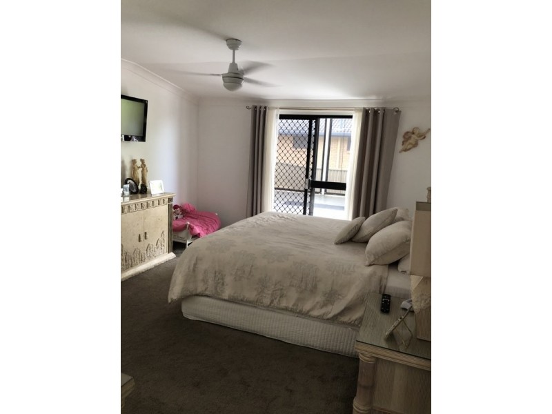 6 LAVINIA STREET, Southport QLD 4215