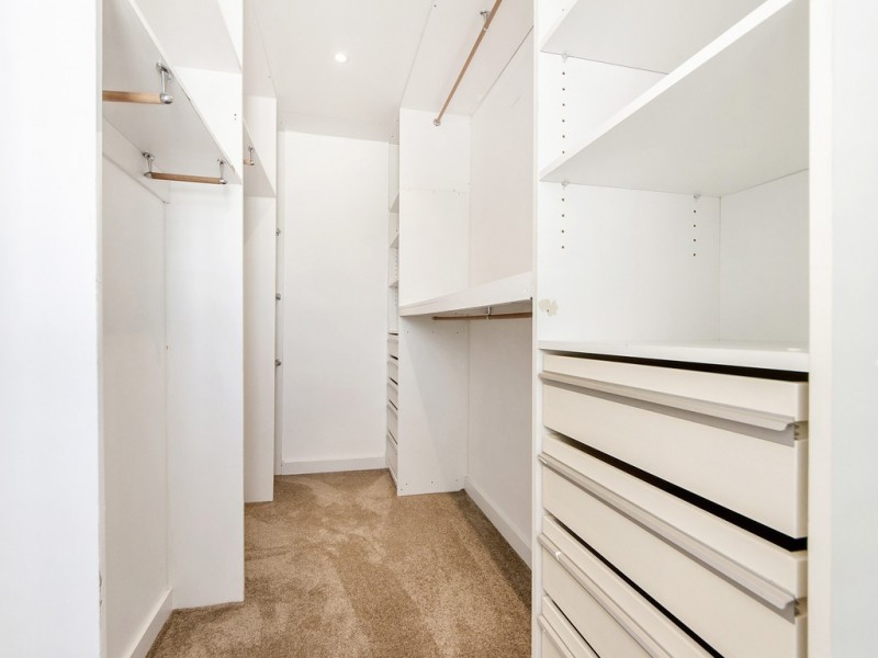 6 LAVINIA STREET, Southport QLD 4215