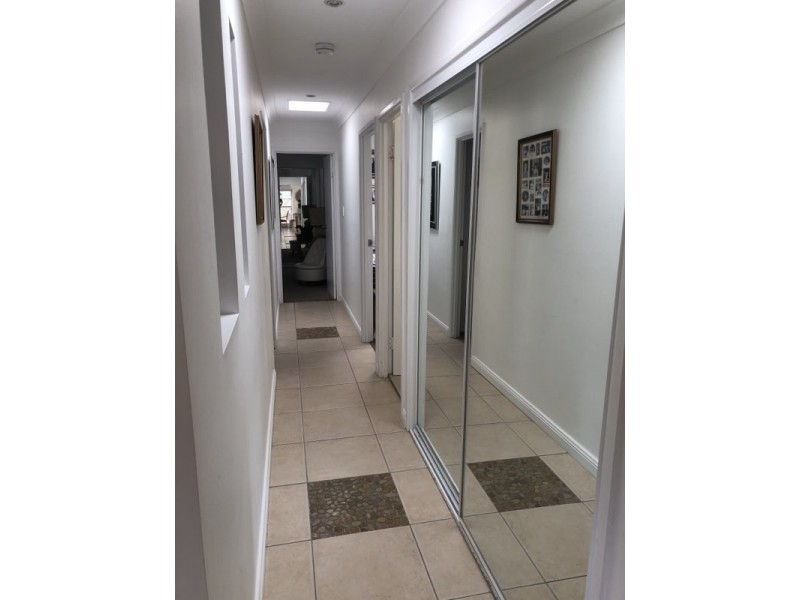 6 LAVINIA STREET, Southport QLD 4215