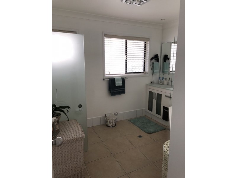 6 LAVINIA STREET, Southport QLD 4215