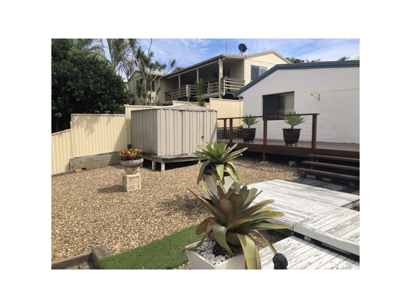 6 LAVINIA STREET, Southport QLD 4215