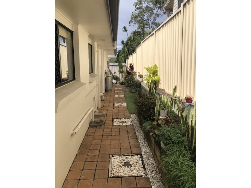 6 LAVINIA STREET, Southport QLD 4215