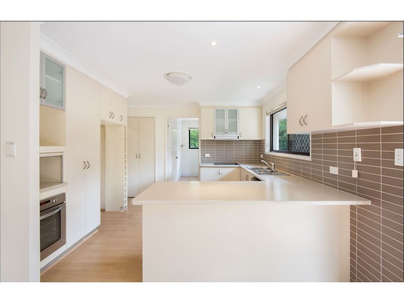 25 Holder St, Wishart QLD 4122