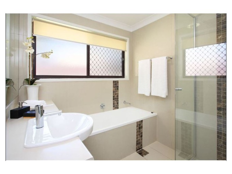 25 Holder St, Wishart QLD 4122