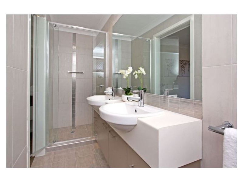 25 Holder St, Wishart QLD 4122