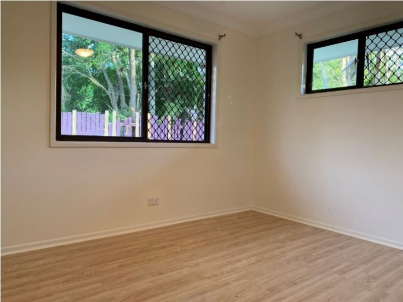 25 Holder St, Wishart QLD 4122