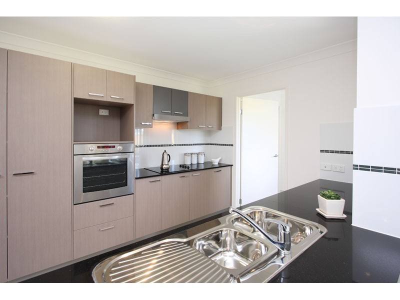 9 Lachlan Drive, Wakerley QLD 4154