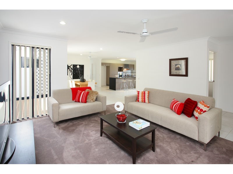 9 Lachlan Drive, Wakerley QLD 4154