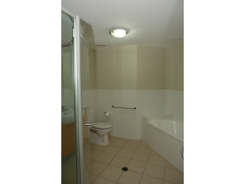 21 CYPRESS AVENUE, Surfers Paradise QLD 4217