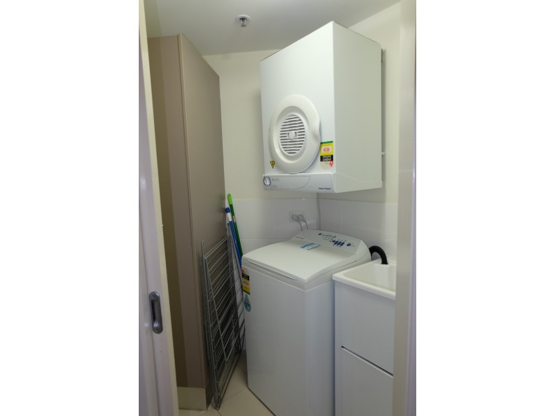 21 CYPRESS AVENUE, Surfers Paradise QLD 4217