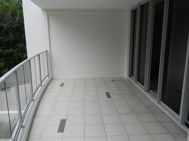 21 CYPRESS AVENUE, Surfers Paradise QLD 4217