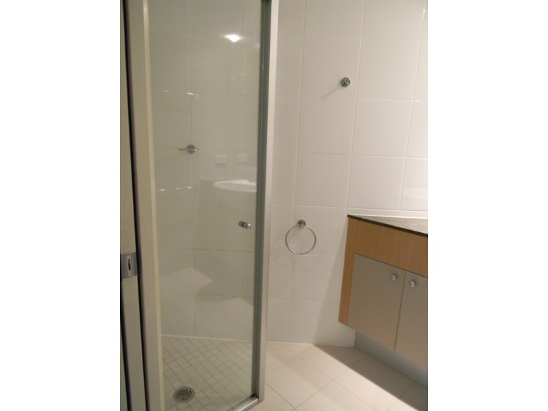 21 CYPRESS AVENUE, Surfers Paradise QLD 4217