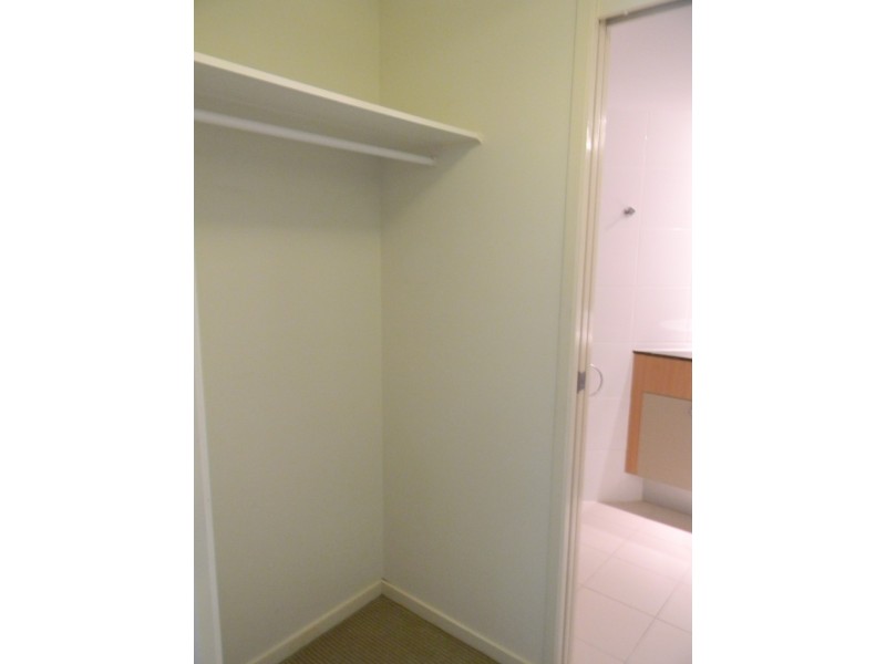 21 CYPRESS AVENUE, Surfers Paradise QLD 4217