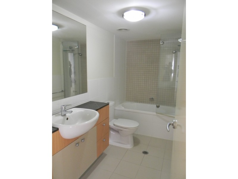 21 CYPRESS AVENUE, Surfers Paradise QLD 4217